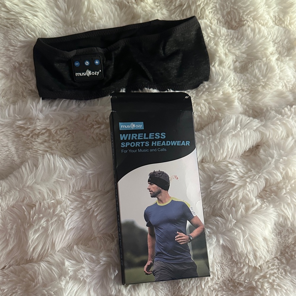 Black Wireless Sports Headwear